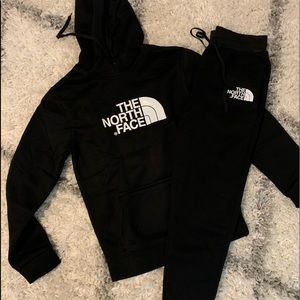 The NORTHFACE Sweatsuit